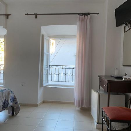 Pension Efie Hydra  Bagian luar foto
