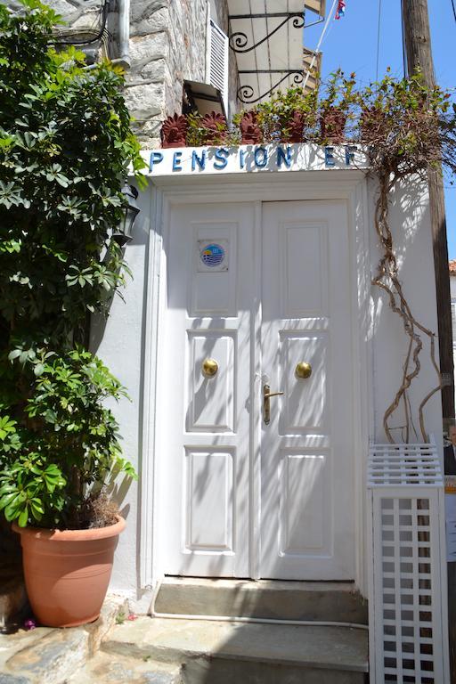 Pension Efie Hydra  Bagian luar foto