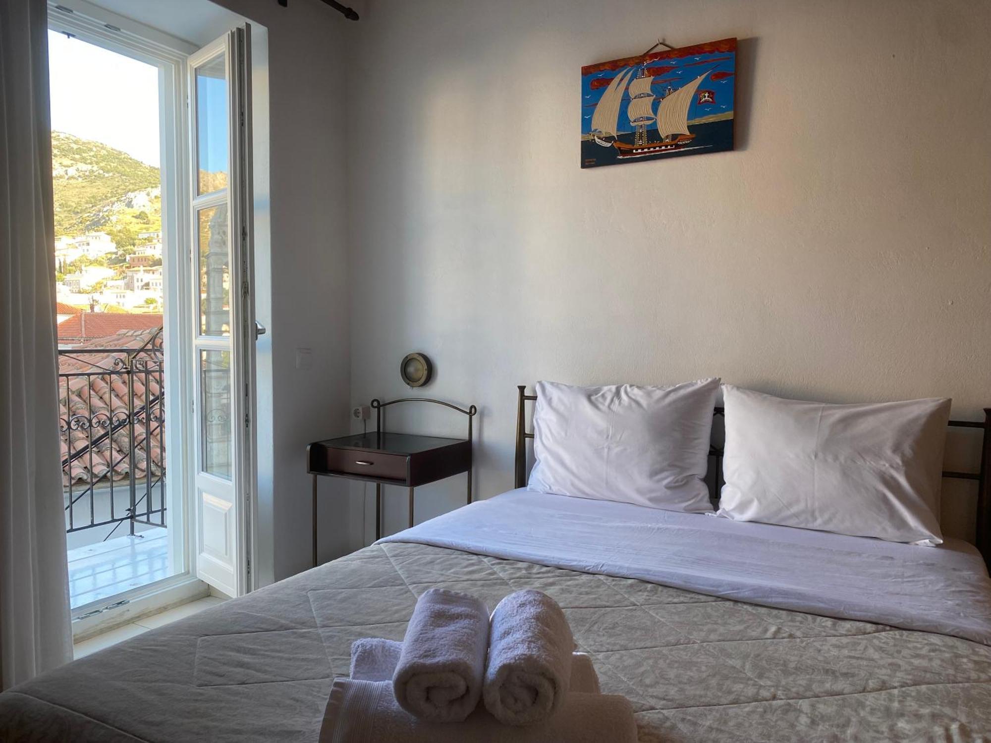 Pension Efie Hydra  Bagian luar foto