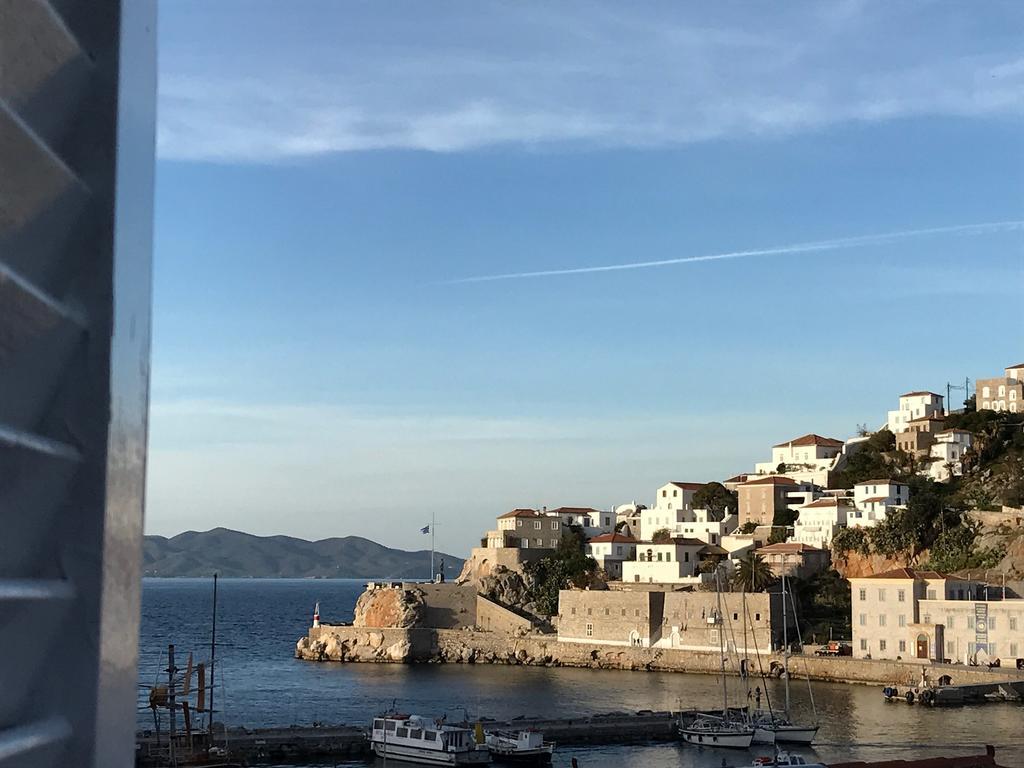 Pension Efie Hydra  Bagian luar foto